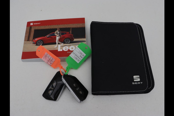 Seat Leon 1.0 TSI Style Intens | Camera | Carplay | Adaptive cruise | Navigatie | DAB | Full LED | Park Assist | Bluetooth | Climate control