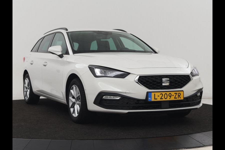 Seat Leon 1.0 TSI Style Intens | Camera | Carplay | Adaptive cruise | Navigatie | DAB | Full LED | Park Assist | Bluetooth | Climate control