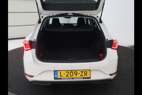 Seat Leon 1.0 TSI Style Intens | Camera | Carplay | Adaptive cruise | Navigatie | DAB | Full LED | Park Assist | Bluetooth | Climate control