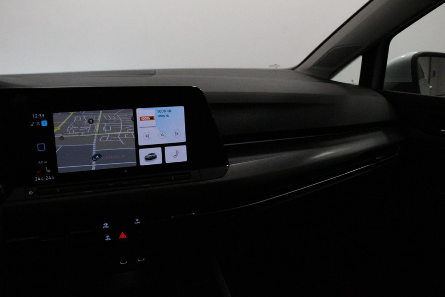 Volkswagen Golf 1.5 eTSI 150pk DSG Style Navigatie Climate Control Camera Electrische stoel verstelling Led Dab Adaptive Cruise Control