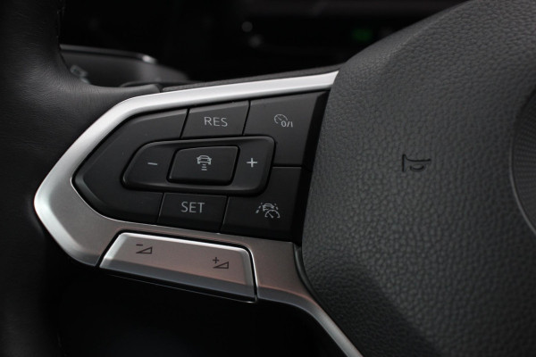 Volkswagen Golf 1.5 eTSI 150pk DSG Style Navigatie Climate Control Camera Electrische stoel verstelling Led Dab Adaptive Cruise Control