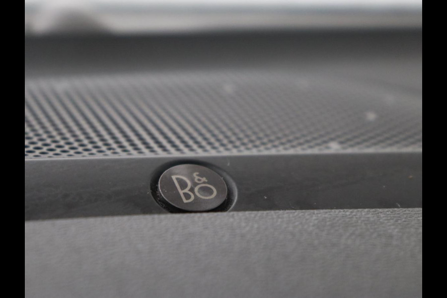 Ford Focus 1.5 EcoBoost ST Line X | Automaat | Trekhaak | Camera | Carplay | B&O Sound | Digital Cockpit | Keyless | Full LED | Climate control | Cruise control