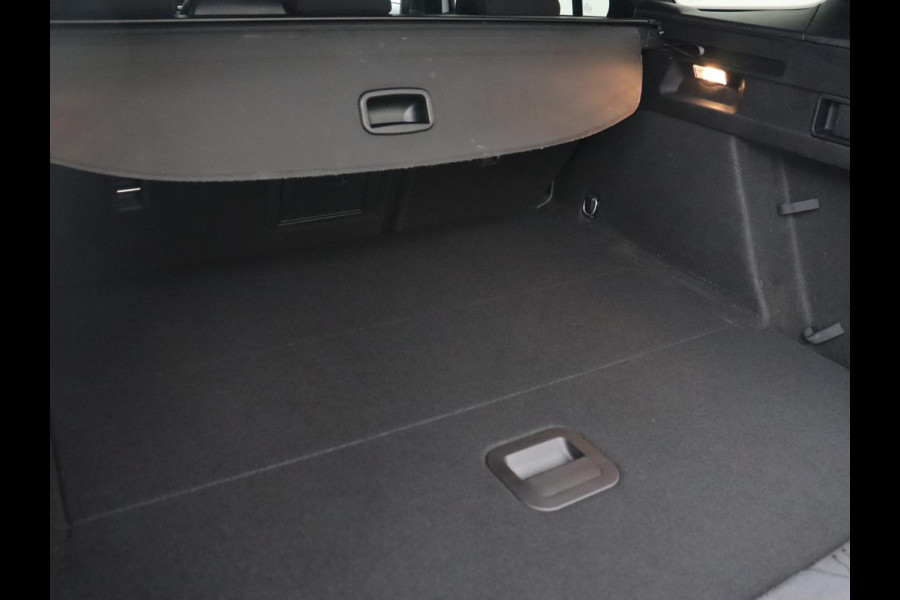 Ford Focus 1.5 EcoBoost ST Line X | Automaat | Trekhaak | Camera | Carplay | B&O Sound | Digital Cockpit | Keyless | Full LED | Climate control | Cruise control