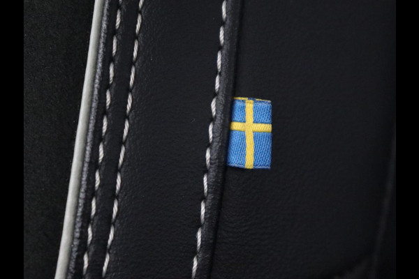 Volvo XC40 1.5 T5 Recharge R Design | Panoramadak | Trekhaak | Stoel & stuurverwarming | 360 Camera | Adaptive cruise | Harman/Kardon | Carplay | Leder/Alcantara | Keyless | Carplay | Navigatie | PHEV | Plug In