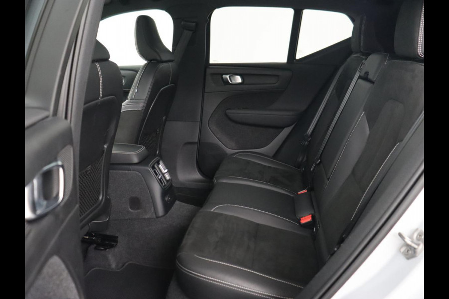 Volvo XC40 1.5 T5 Recharge R Design | Panoramadak | Trekhaak | Stoel & stuurverwarming | 360 Camera | Adaptive cruise | Harman/Kardon | Carplay | Leder/Alcantara | Keyless | Carplay | Navigatie | PHEV | Plug In