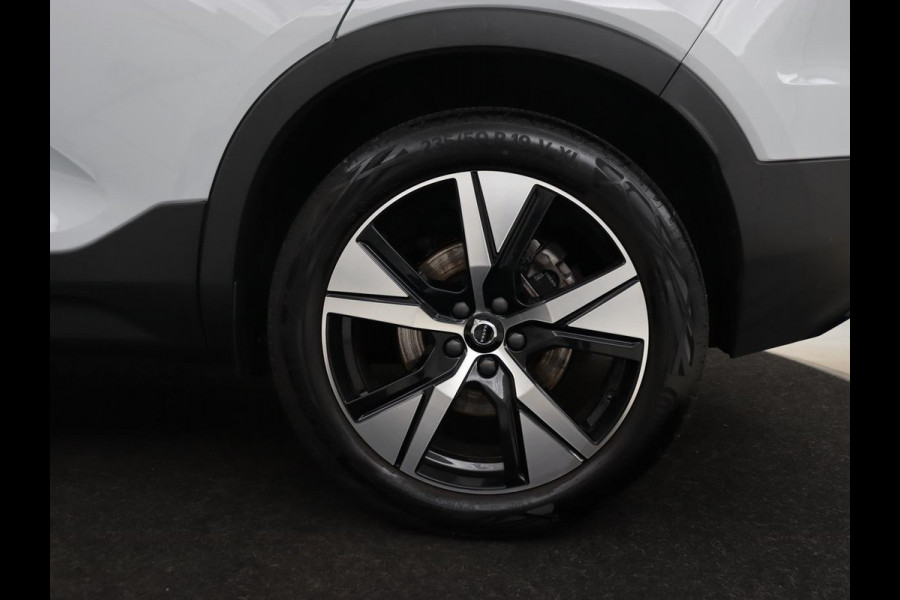 Volvo XC40 1.5 T5 Recharge R Design | Panoramadak | Trekhaak | Stoel & stuurverwarming | 360 Camera | Adaptive cruise | Harman/Kardon | Carplay | Leder/Alcantara | Keyless | Carplay | Navigatie | PHEV | Plug In