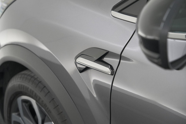 Renault Captur TCe 90 Intens | Camera | Parkeersensoren | Navigatie | 18 Inch Velgen