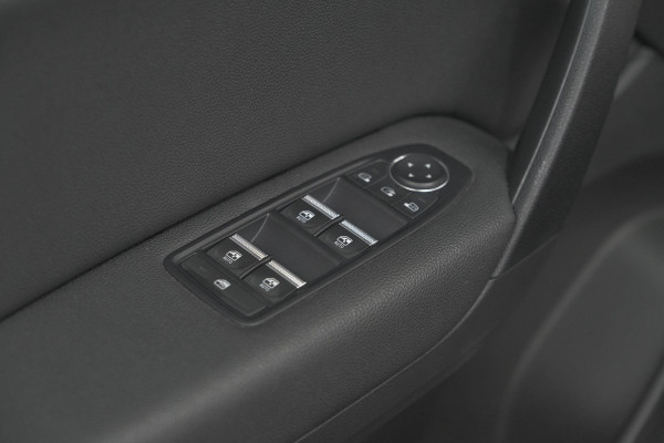 Renault Captur TCe 90 Intens | Camera | Parkeersensoren | Navigatie | 18 Inch Velgen