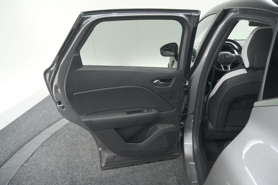 Renault Captur TCe 90 Intens | Camera | Parkeersensoren | Navigatie | 18 Inch Velgen