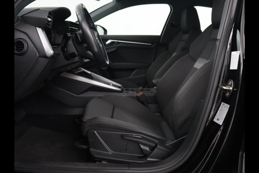 Audi A3 30 TFSI Business edition | Trekhaak | Adaptive cruise | Carplay | Park Assist | Climate control | Virtual Cockpit | Full LED | Sportstoelen | Navigatie | Parkeerhulp