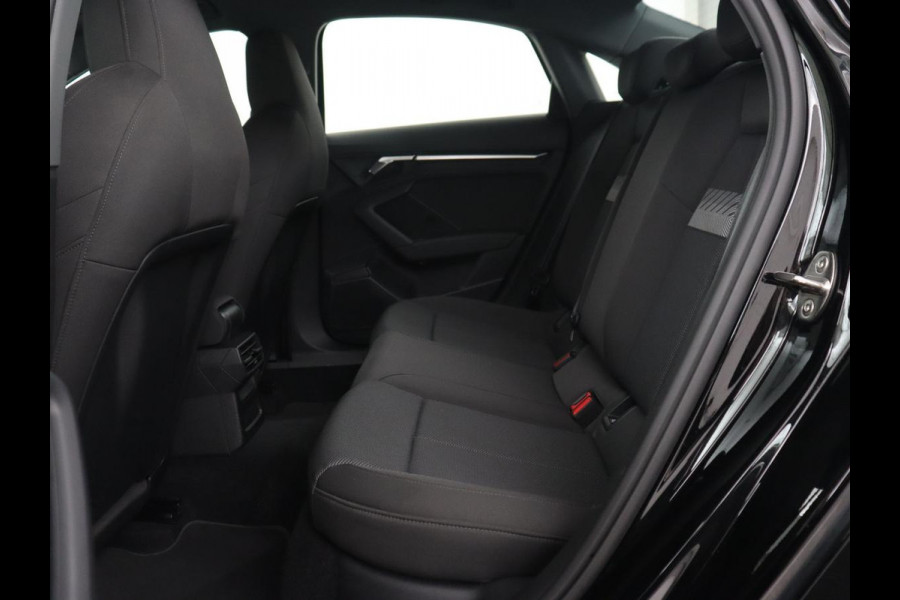 Audi A3 30 TFSI Business edition | Trekhaak | Adaptive cruise | Carplay | Park Assist | Climate control | Virtual Cockpit | Full LED | Sportstoelen | Navigatie | Parkeerhulp