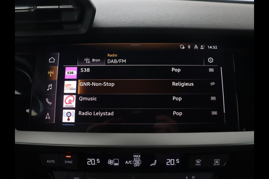 Audi A3 30 TFSI Business edition | Trekhaak | Adaptive cruise | Carplay | Park Assist | Climate control | Virtual Cockpit | Full LED | Sportstoelen | Navigatie | Parkeerhulp