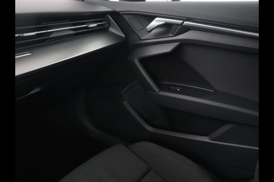 Audi A3 30 TFSI Business edition | Trekhaak | Adaptive cruise | Carplay | Park Assist | Climate control | Virtual Cockpit | Full LED | Sportstoelen | Navigatie | Parkeerhulp