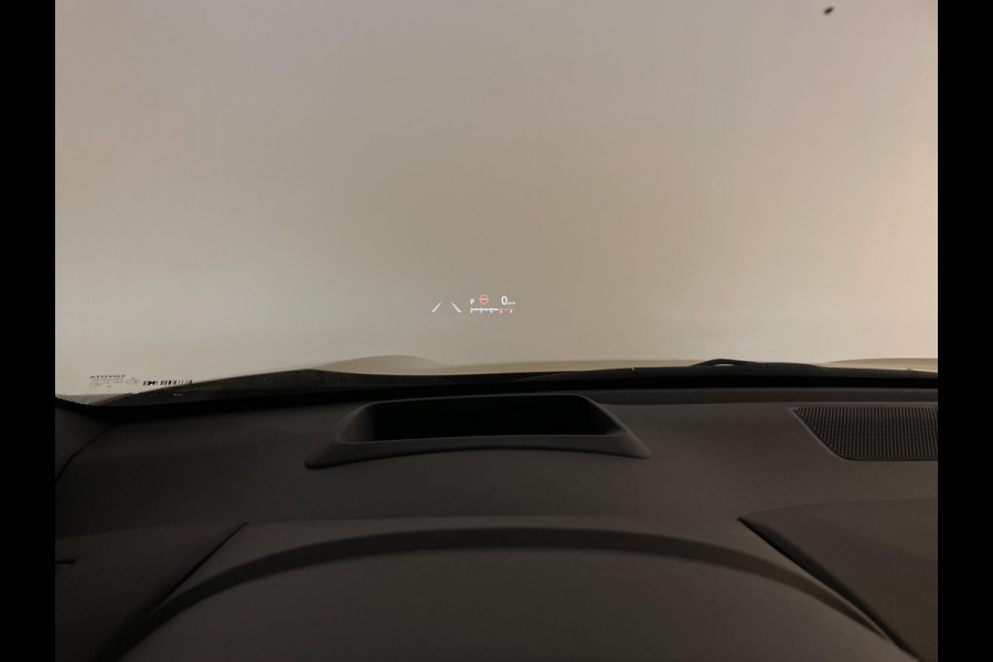 Toyota Yaris Cross 1.5 Hybrid Launch Edition AUTOMAAT AIRCO CLIMA NAVI APPLE CARPLAY STOELVERW MULTI STUUR LEER STOF NETTE AUTO