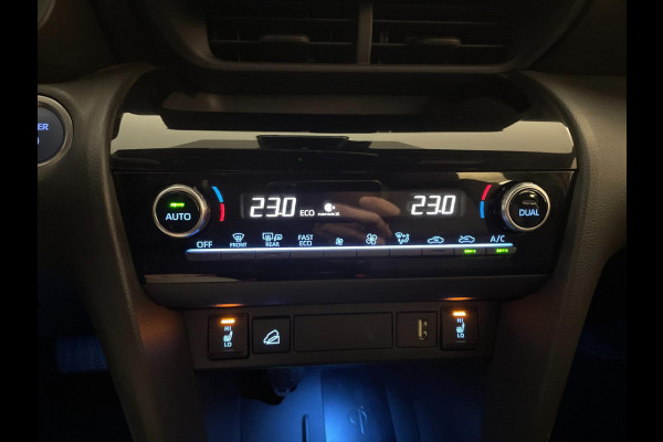 Toyota Yaris Cross 1.5 Hybrid Launch Edition AUTOMAAT AIRCO CLIMA NAVI APPLE CARPLAY STOELVERW MULTI STUUR LEER STOF NETTE AUTO