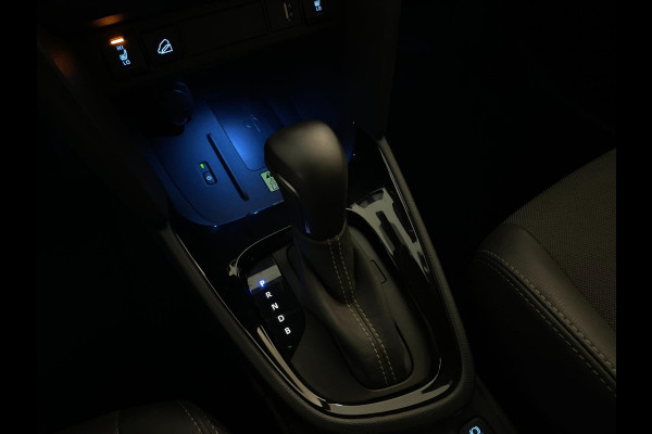 Toyota Yaris Cross 1.5 Hybrid Launch Edition AUTOMAAT AIRCO CLIMA NAVI APPLE CARPLAY STOELVERW MULTI STUUR LEER STOF NETTE AUTO