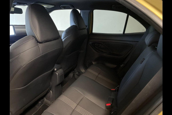 Toyota Yaris Cross 1.5 Hybrid Launch Edition AUTOMAAT AIRCO CLIMA NAVI APPLE CARPLAY STOELVERW MULTI STUUR LEER STOF NETTE AUTO