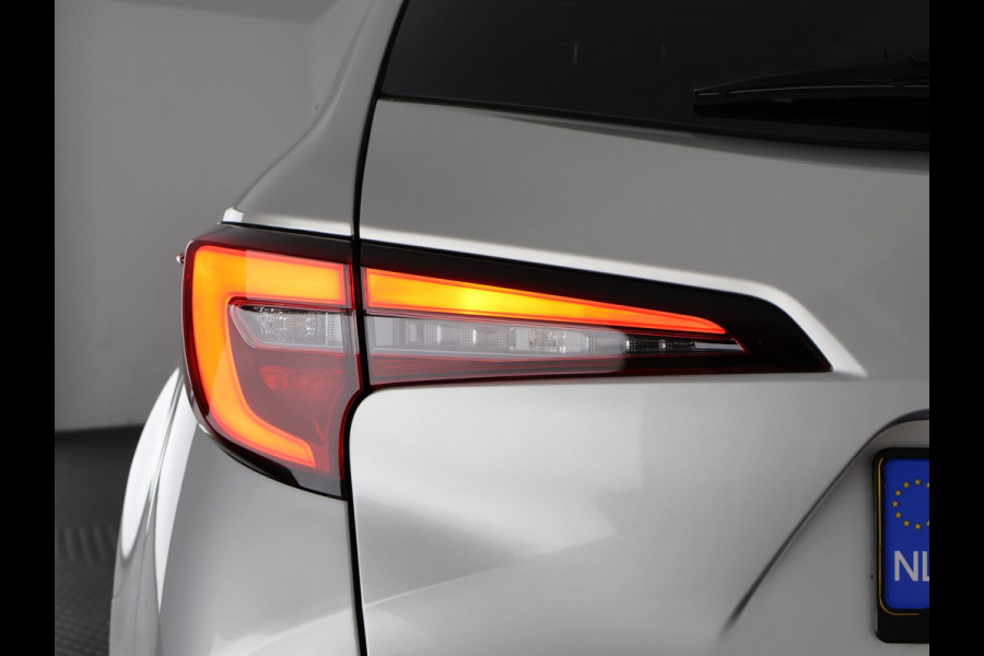 Toyota Corolla Touring Sports HYBRID 140 BI-TONE ACTIVE GARANTIE TOT 06-2033 NAVIGATIE . ACHTERUITRIJ CAMERA . KEYLESS START