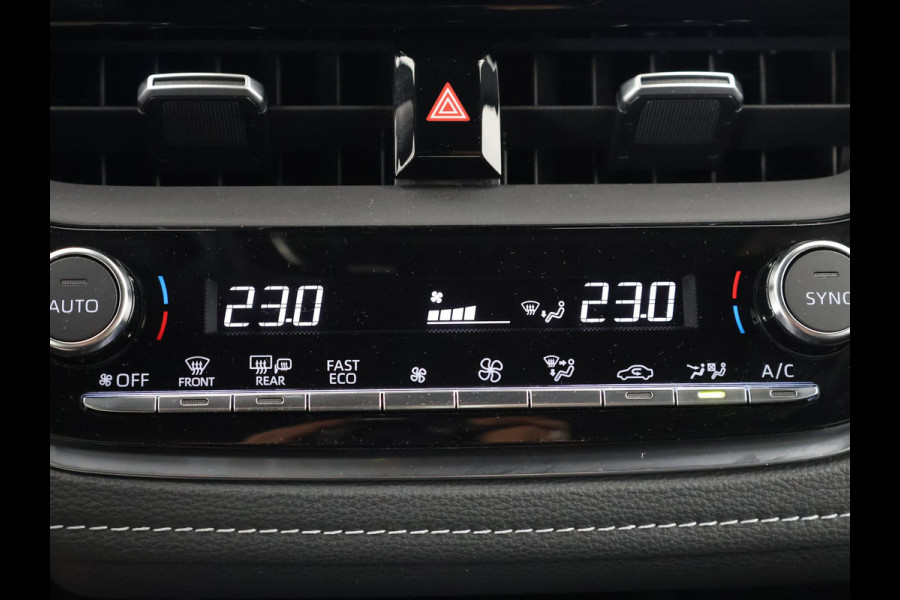 Toyota Corolla Touring Sports HYBRID 140 BI-TONE ACTIVE GARANTIE TOT 06-2033 NAVIGATIE . ACHTERUITRIJ CAMERA . KEYLESS START