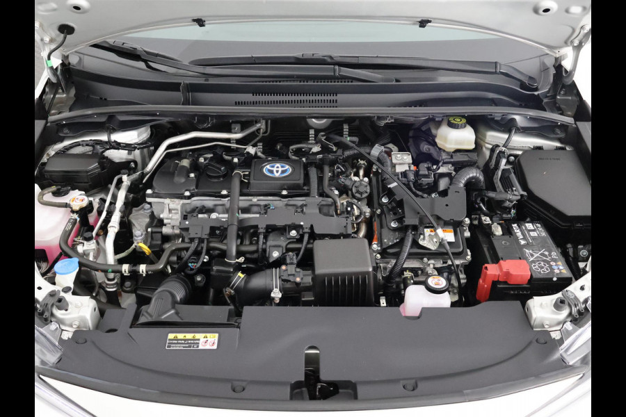 Toyota Corolla Touring Sports HYBRID 140 BI-TONE ACTIVE GARANTIE TOT 06-2033 NAVIGATIE . ACHTERUITRIJ CAMERA . KEYLESS START
