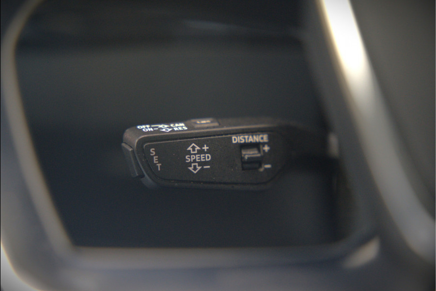 Audi e-tron e-tron 55 quattro advanced 95 kWh S-Line | Panoramadak | RS Seats | Bang & Olufsen | Stoelverwarming | Head-Up Display | 360 Camera | Matrix LED | Luchtvering | Memory Seat | Elektrisch Verstelbare Stoelen | B&O