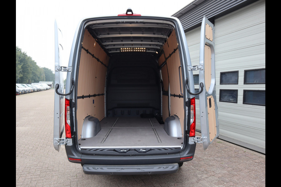 Mercedes-Benz eSprinter 314 RWD AC+DC Snelladen L2H2 New Model - 56 kWh - WLPT 181 km - LED