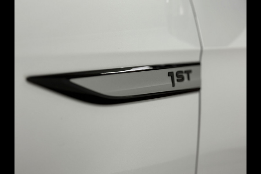 Volkswagen ID.4 First 77 kWh | Navi | Camera | Adaptive Cruise | 1st | Leder / Alcantara | Trekhaak | BTW-Auto | Carplay