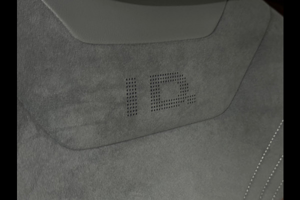 Volkswagen ID.4 First 77 kWh | Navi | Camera | Adaptive Cruise | 1st | Leder / Alcantara | Trekhaak | BTW-Auto | Carplay