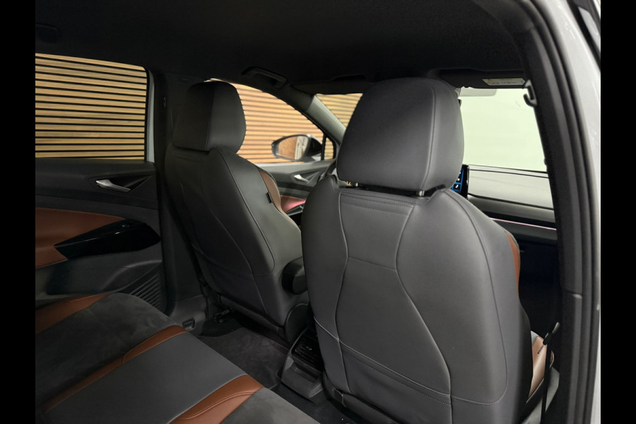 Volkswagen ID.4 First 77 kWh | Navi | Camera | Adaptive Cruise | 1st | Leder / Alcantara | Trekhaak | BTW-Auto | Carplay