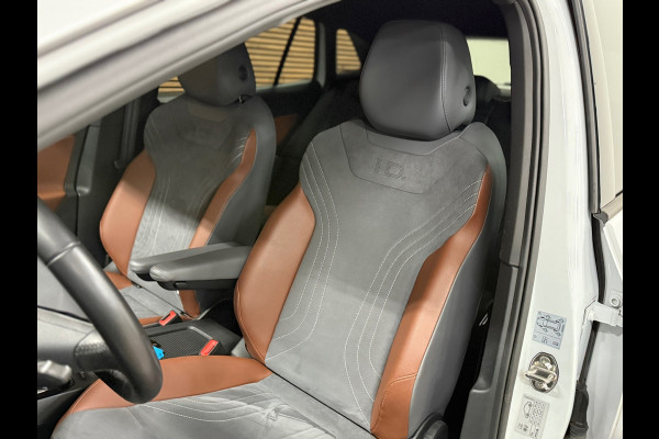 Volkswagen ID.4 First 77 kWh | Navi | Camera | Adaptive Cruise | 1st | Leder / Alcantara | Trekhaak | BTW-Auto | Carplay