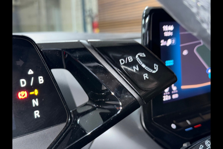 Volkswagen ID.4 First 77 kWh | Navi | Camera | Adaptive Cruise | 1st | Leder / Alcantara | Trekhaak | BTW-Auto | Carplay
