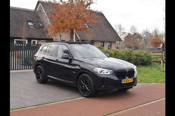 BMW iX3 High Executive 80 kWh | Panoramadak | 360 Camera | Harman Kardon | Head-up Display | Sfeerverlichting |