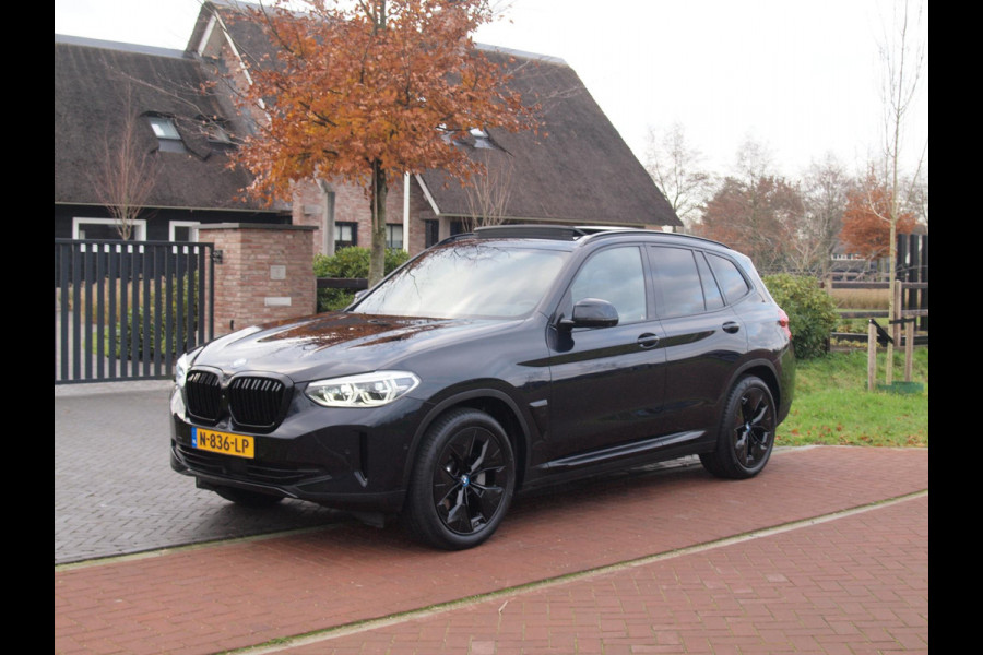 BMW iX3 High Executive 80 kWh | Panoramadak | 360 Camera | Harman Kardon | Head-up Display | Sfeerverlichting |