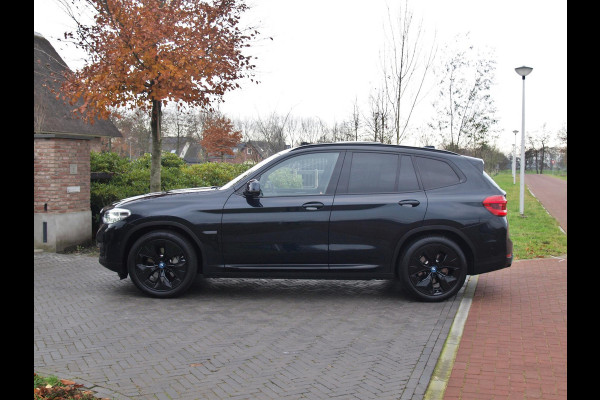 BMW iX3 High Executive 80 kWh | Panoramadak | 360 Camera | Harman Kardon | Head-up Display | Sfeerverlichting |