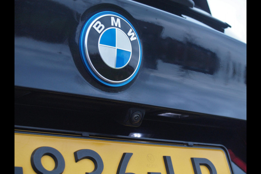 BMW iX3 High Executive 80 kWh | Panoramadak | 360 Camera | Harman Kardon | Head-up Display | Sfeerverlichting |