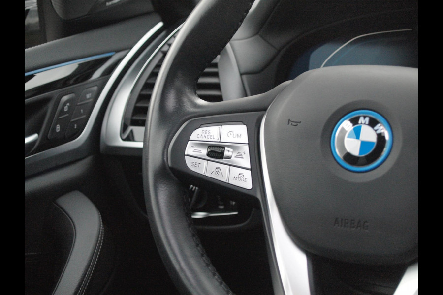 BMW iX3 High Executive 80 kWh | Panoramadak | 360 Camera | Harman Kardon | Head-up Display | Sfeerverlichting |