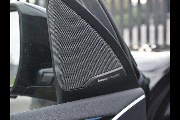 BMW iX3 High Executive 80 kWh | Panoramadak | 360 Camera | Harman Kardon | Head-up Display | Sfeerverlichting |