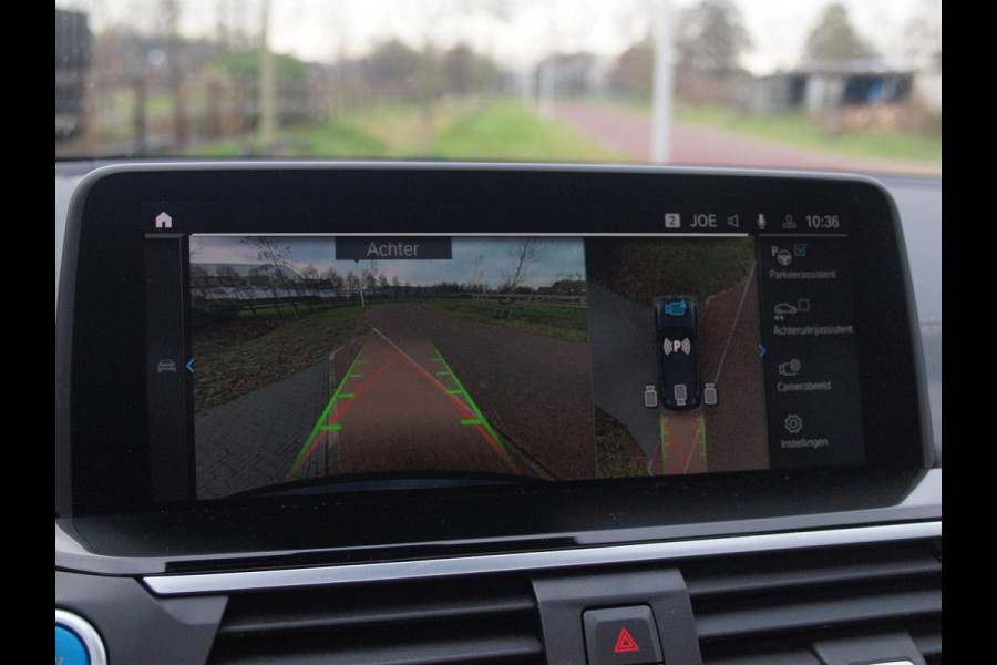 BMW iX3 High Executive 80 kWh | Panoramadak | 360 Camera | Harman Kardon | Head-up Display | Sfeerverlichting |