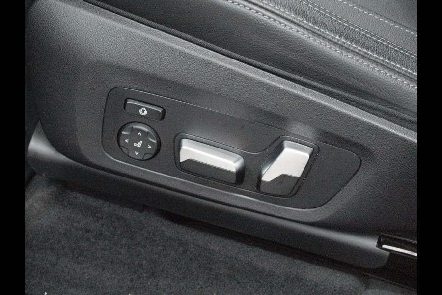 BMW iX3 High Executive 80 kWh | Panoramadak | 360 Camera | Harman Kardon | Head-up Display | Sfeerverlichting |