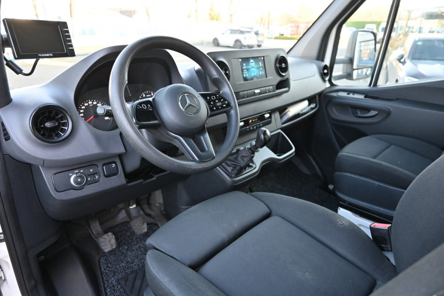 Mercedes-Benz Sprinter 514 CDI L3 Bakwagen met laadklep Airco, MBUX, Geveerde stoel, Stoelverwarming