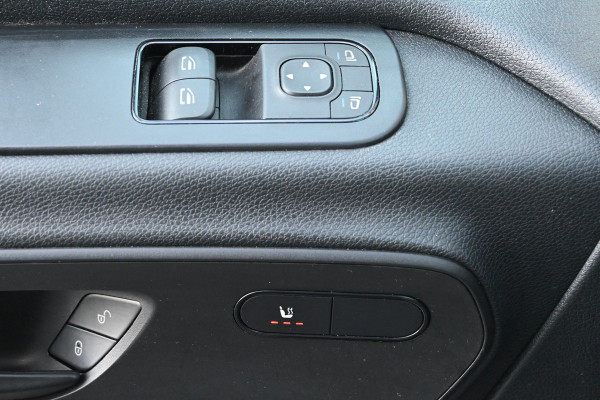 Mercedes-Benz Sprinter 514 CDI L3 Bakwagen met laadklep Airco, MBUX, Geveerde stoel, Stoelverwarming