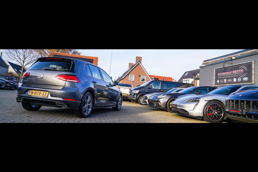 Volkswagen Golf 1.0 TSI Highline | R-line | Achteruitrijcamera | Pano