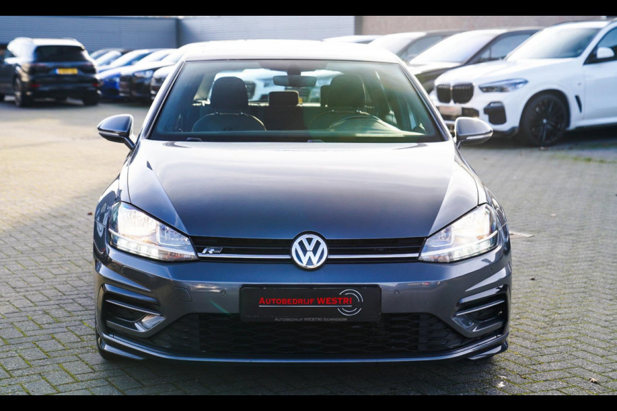 Volkswagen Golf 1.0 TSI Highline | R-line | Achteruitrijcamera | Pano