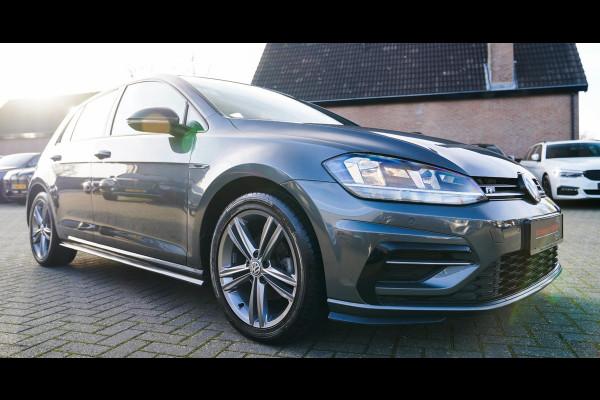 Volkswagen Golf 1.0 TSI Highline | R-line | Achteruitrijcamera | Pano