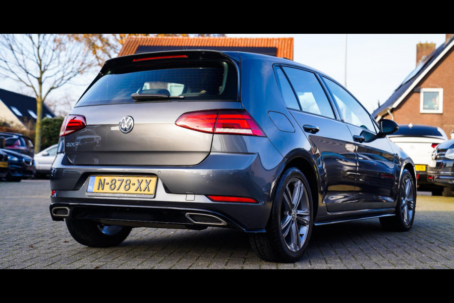 Volkswagen Golf 1.0 TSI Highline | R-line | Achteruitrijcamera | Pano