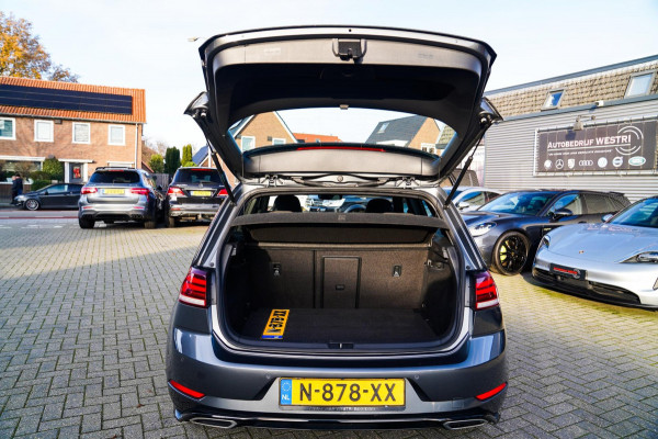 Volkswagen Golf 1.0 TSI Highline | R-line | Achteruitrijcamera | Pano