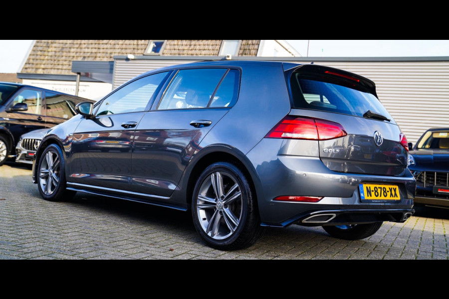 Volkswagen Golf 1.0 TSI Highline | R-line | Achteruitrijcamera | Pano