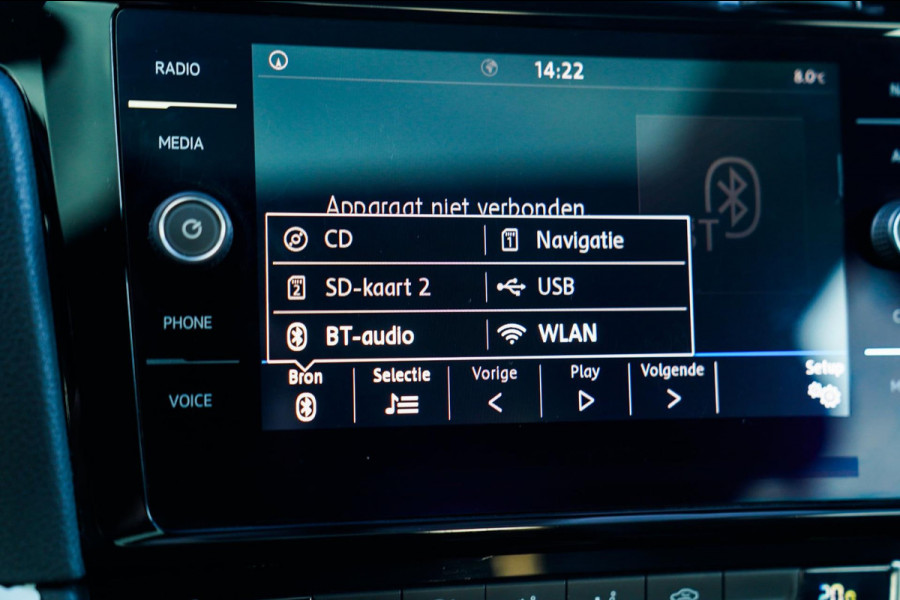 Volkswagen Golf 1.0 TSI Highline | R-line | Achteruitrijcamera | Pano