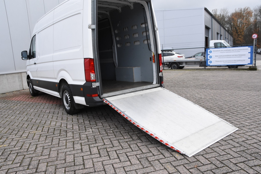 Volkswagen Crafter 30 2.0 TDI L3H3 Laadklep *1ste Eigenaar*Leer*Navigatie*