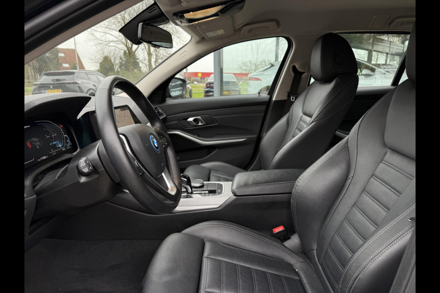 BMW 3 Serie Touring 320e Aut. Hybrid Executive Business Leder Sport | Trekhaak | BMW Laser | LED